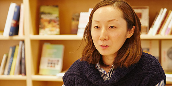 料理から人を連想できる写真づくりを